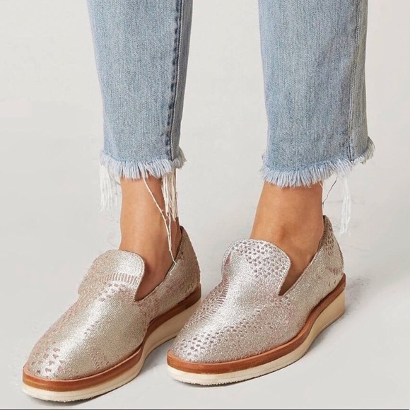 Free People Shoes - SALE Free People Snake Eyes Loafers sz 9 (39)✨